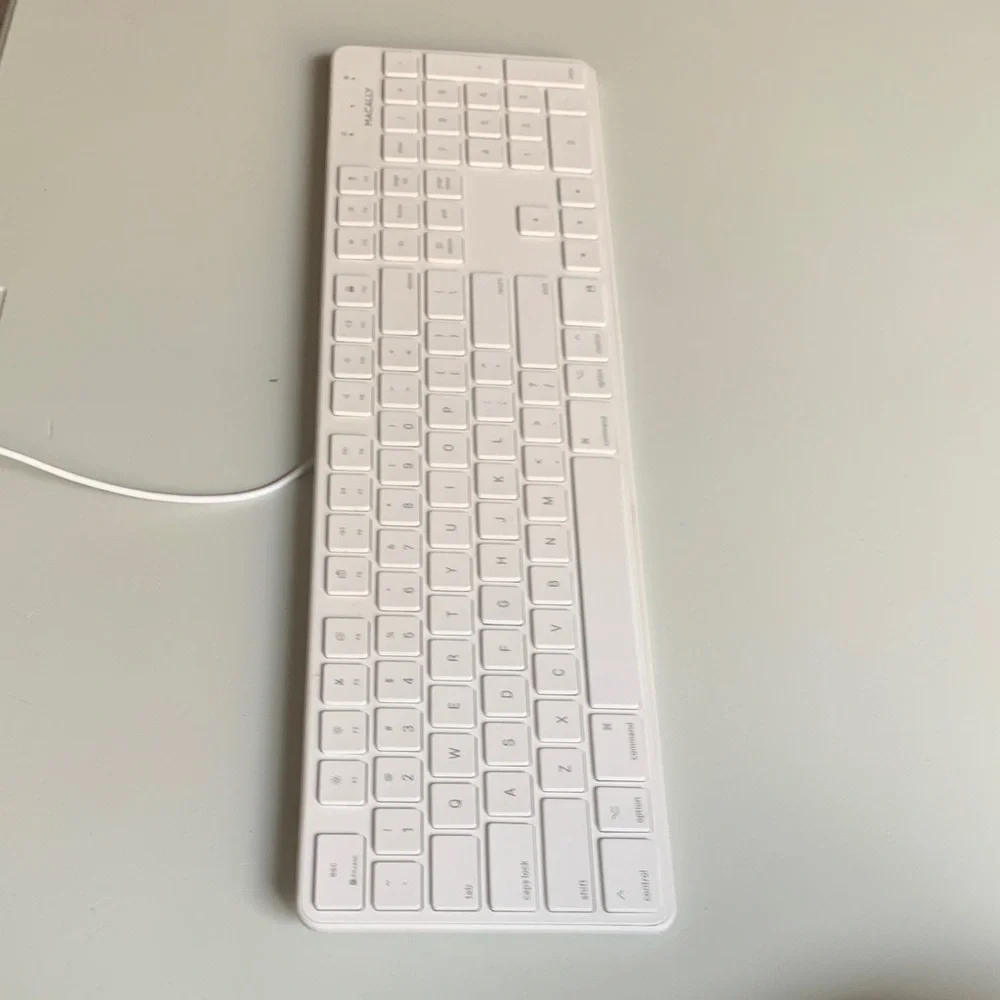 White Wired Keyboard